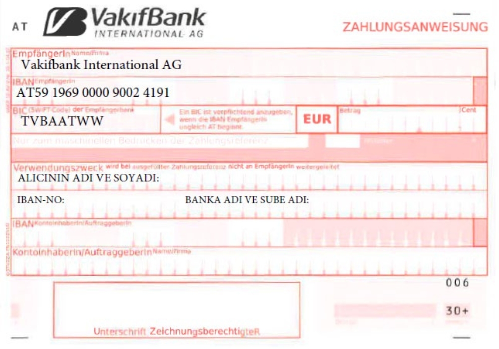 Ausgefülltes SEPA-Überweisungsformular mit Beispielangaben zu Empfänger, Betrag, Verwendungszweck und IBAN-Feldern.